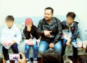 Negara Hadir: Bupati Gresik Dampingi Kepulangan Anak PMI dari Luar Negeri