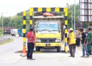 Jembatan Kelas III Dijaga Ketat, Portal TBB Bojonegoro Dapat Dukungan Warga