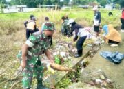TNI Polri dan Warga Bojonegoro Kompak Bersih-Bersih Lingkungan Jelang Ramadhan