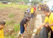 Polsek Trucuk Bojonegoro Dukung Karya Bakti TNI, Lingkungan Lebih Aman