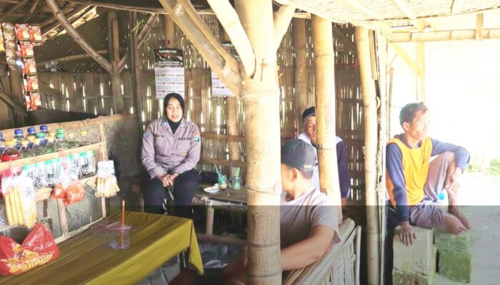 Cegah Kriminalitas, Bhabinkamtibmas Kedungadem Bojonegoro Aktif Dialog dengan Pemuda