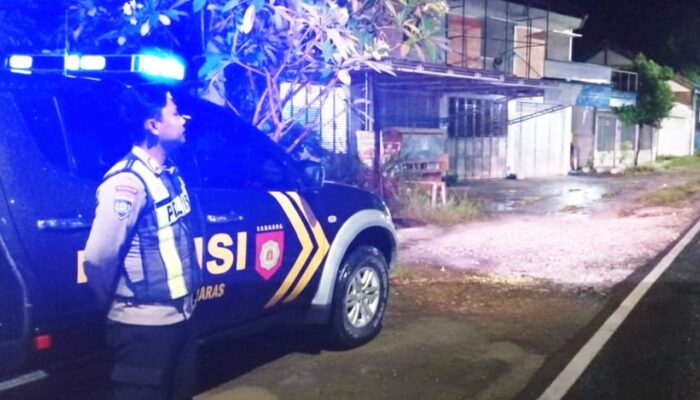 Jaga Kamtibmas, Polsek Sugihwaras Bojonegoro Pantau Pertokoan dan Perbankan