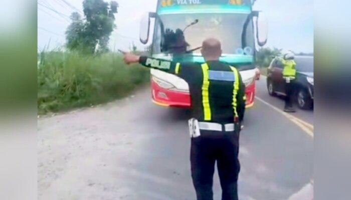 Bus Ugal-ugalan di Perlintasan KA Jombang, Sopir Terindikasi Mabuk