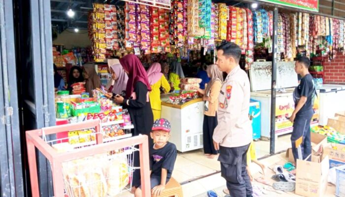 Patroli Pasar Kanor Bojonegoro, Polisi Pastikan Keamanan Toko Emas