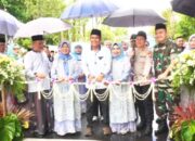 Diguyur Hujan, Bazar UMKM Bojonegoro Tetap Diserbu Warga