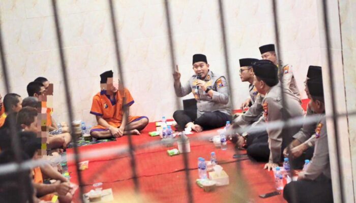 Kapolres Lamongan Pilih Bukber Tahanan daripada Undangan Pejabat, Ini Alasannya