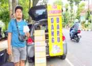 THR Siap Dibagi, Warga Lamongan Ramai Tukar Uang Baru