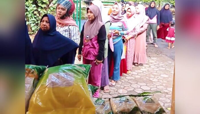 Ramadan Berkah, Sembako Murah di Kecamatan Rengel Tuban Jadi Rebutan