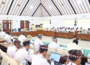 Bupati Bojonegoro Minta Camat Visioner dan Turun Langsung ke Masyarakat