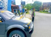 Polisi Gondang Bojonegoro Hadir di Pusat Keramaian, Pastikan Hari Minggu Warga Tetap Lancar Jaya