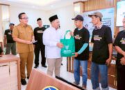 Perhatian untuk Sopir Angkot, Pemkab Gresik dan BAZNAS Salurkan Bantuan