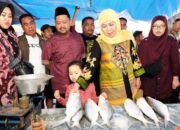 Kunjungan Gubernur Khofifah Bikin UMKM Bandeng Gresik Sumringah