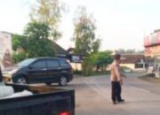 Polisi Hadir Sejak Fajar, Sapa Pagi di Sukosewu Bojonegoro Bikin Jalanan Lancar