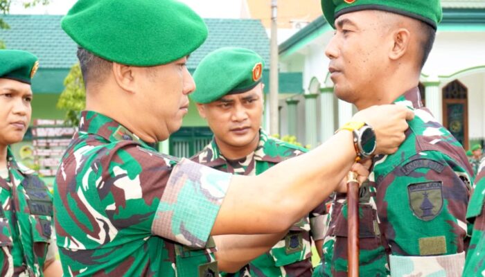 Bangga dan Haru, Prajurit Kodim Lamongan Resmi Naik Pangkat