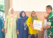 Kolaborasi TNI Mahasiswa di Deket Lamongan, Warga Terdampak Banjir Terbantu