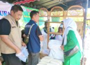 Antrian Panjang di Pasar Murah Balen Bojonegoro, Warga Berburu Sembako Murah