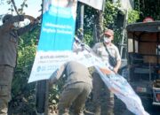 Langgar Aturan, Reklame di Lamongan Langsung Ditertibkan Satpol PP