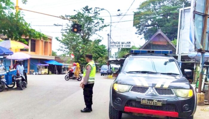 Warga Tambakrejo Bojonegoro Makin Aman, Polisi Rutin Gelar Patroli