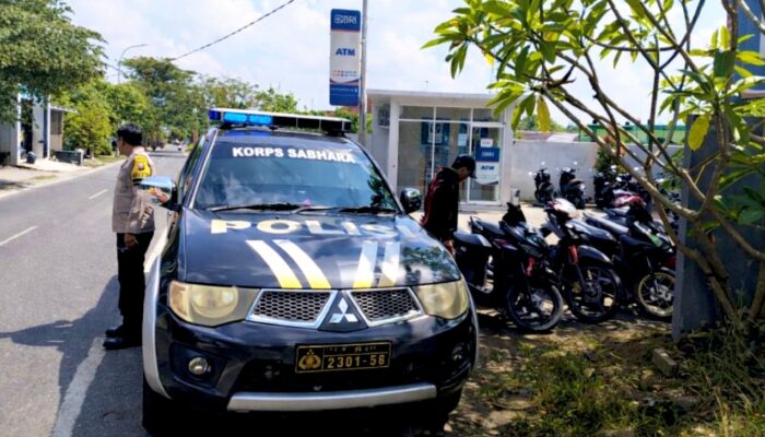 Patroli Rutin, Polsek Sugihwaras Bojonegoro Jaga Wilayah Tetap Aman