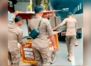 Satpol PP Lamongan Tertibkan PKL, Fokus Jaga Ketertiban