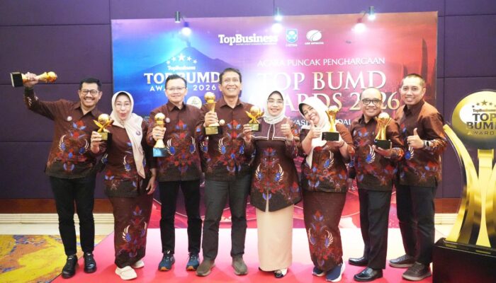 Bupati Bojonegoro Raih Pembina Terbaik, Ini Rahasia Sukses BUMD nya