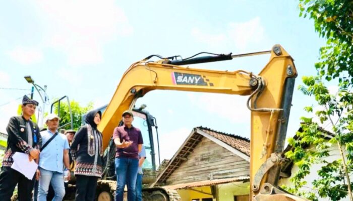 Sidak Infrastruktur Desa, Wabup Ingatkan Kontraktor Soal Mutu dan Inovasi