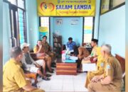 Dinsos Bojonegoro Antar Lansia Terlantar Menuju Hidup Lebih Layak