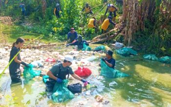 Aksi Bersih Sungai Balun Lamongan, TNI Polri dan Warga Bersatu Lawan Sampah