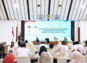 Tak Hanya Bansos, Pemdes Bojonegoro Diminta Jaga Lingkungan