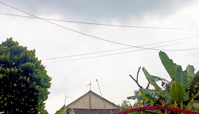 Siap-Siap, Hujan Ringan Diprediksi Guyur Bojonegoro Siang Ini