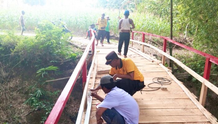 Akses Vital Sempat Lumpuh, Kini Jembatan Darurat di Sambeng Lamongan Jadi Penyelamat
