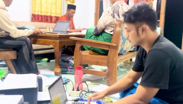 Kejar Target PTSL, Tim Desa Mudung Bojonegoro Rela Lembur Demi Warga