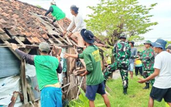Program Rutilahu 2026 Dimulai, TNI Turun Langsung Bantu Warga Lamongan