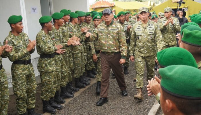 Pesan Tegas Menhan di Lamongan: TNI Harus Hadir di Ladang dan Bencana