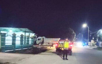 Beri Rasa Aman, Polisi Kepohbaru Bojonegoro Hadir Saat Subuh