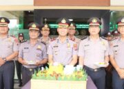Setia Mengabdi hingga Akhir Dinas, Dua Polisi Lamongan Dapat Penghargaan
