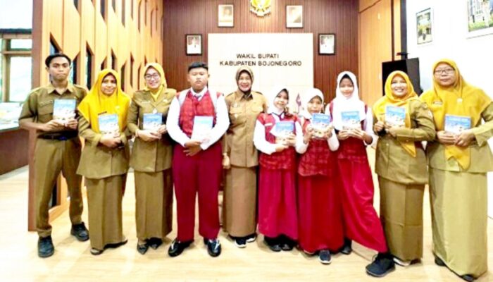 Hebat, Siswa SD di Pelosok Bojonegoro Terbitkan Buku Cita-Cita