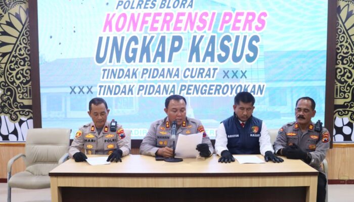 Nekat Bobol Toko Pakai Tangga dan Linggis, Komplotan Curat di Blora Ditangkap