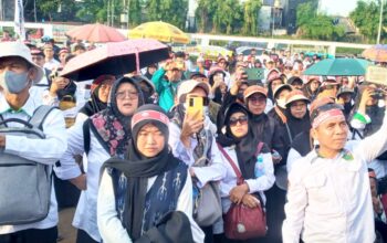 Guru Swasta Demo di Gedung DPR RI, Ini Tuntutannya