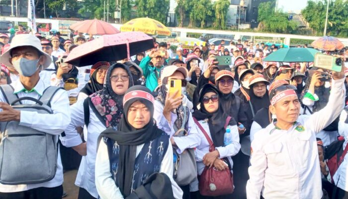 Guru Swasta Demo di Gedung DPR RI, Ini Tuntutannya