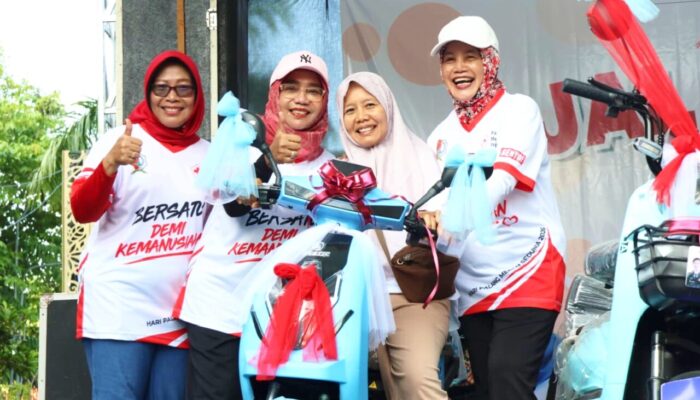 Jalan Santai HUT PMI ke-163 di Bojonegoro Berlangsung Meriah dan Penuh Kebersamaan