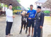 Polres Bojonegoro Tebar Daging Kurban, Warga dan Ponpes Ikut Merasakan