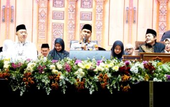 Momen Haru di Stadion Gajayana, Gus Iqdam Apresiasi Pengabdian Kapolresta Malang Kota Kombes Putu Kholis