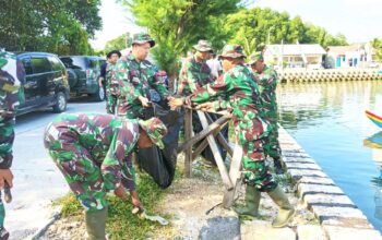Kodim Lamongan Perkuat Ketahanan Wilayah Lewat Aksi Bersih Pantai