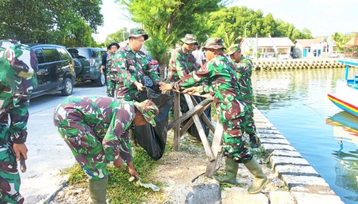 Kodim Lamongan Perkuat Ketahanan Wilayah Lewat Aksi Bersih Pantai