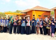 Ibu Pangdam V Brawijaya Tinjau Yonif 885 di Bojonegoro, Perhatikan Prajurit dan Masyarakat