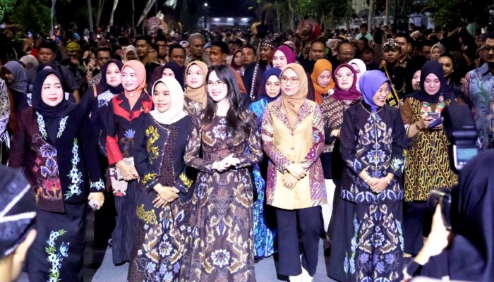 Ribuan Warga Padati Opening BWBF 2026, Batik Jadi Kebanggaan Baru Bojonegoro