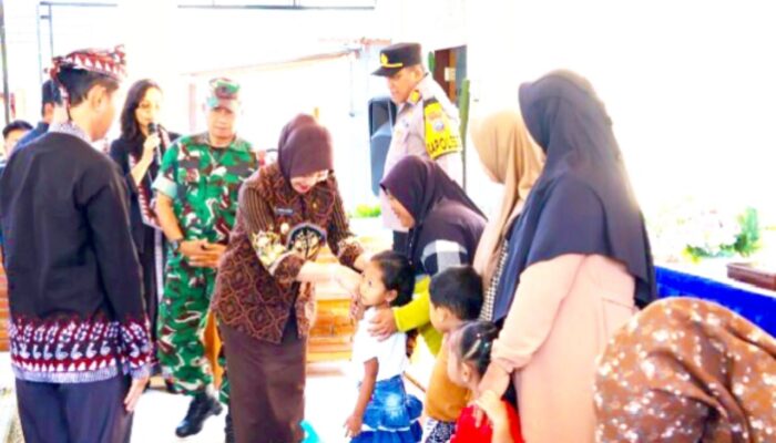 Gerakan Pangan Murah dan Cek Kesehatan Gratis Diserbu Warga Bubulan Bojonegoro