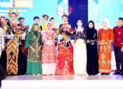 Dari Banyuwangi hingga Bojonegoro, Adu Pesona di Fashion Show Batik Evening Gown