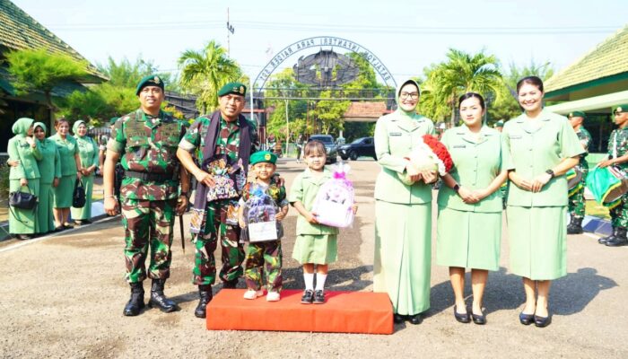 Di Hadapan Yonif 501, Pangdivif Soroti Krisis Global dan Ketahanan Keluarga